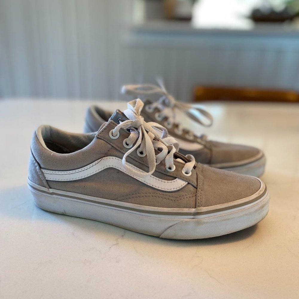 Vans Old Skool Skate Shoes Women Size 7.5 / Men Size 6